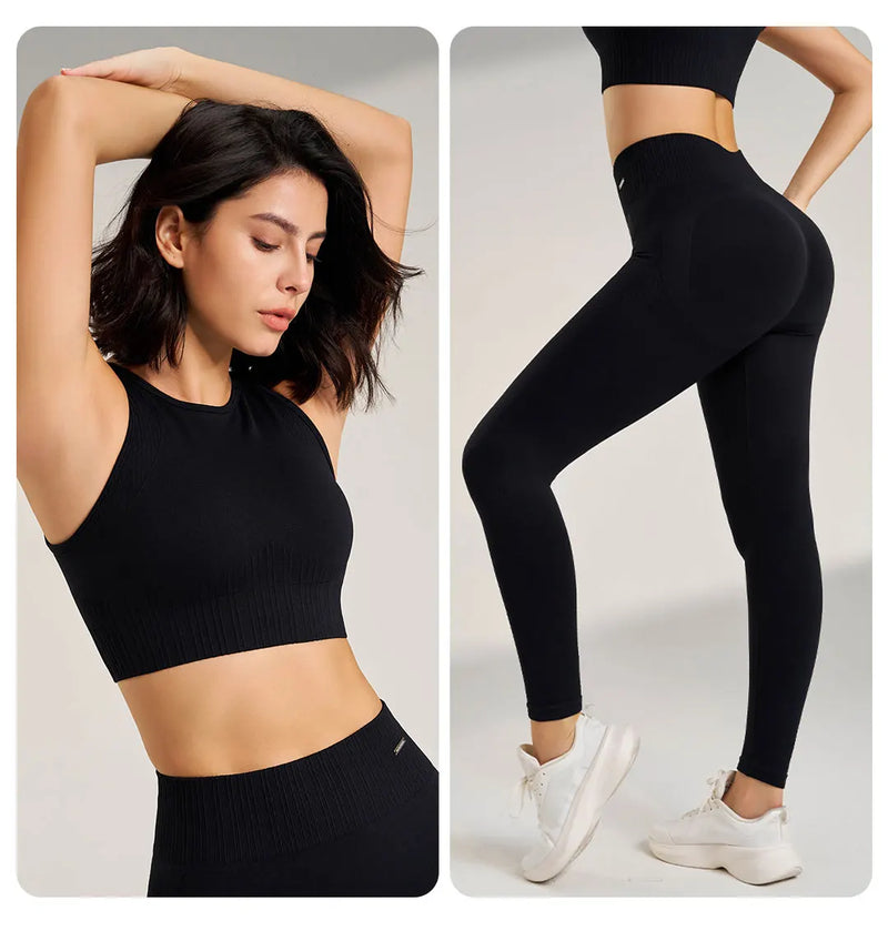 Conjunto esportivo feminino com leggings de cintura alta e top. Duas peças,sem costura